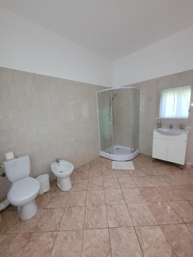Casa Patryk Hotel Orsova Ngoại thất bức ảnh